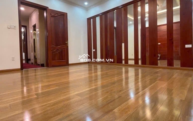 Bán kiệt tác bds Tây Hồ - TTTM Lottle-100m, 5 tầng 5m mặt tiền oto tránh , vỉa hè kinh doanh .